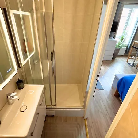 Confort & Calme - Paris A 10 Min Apartment